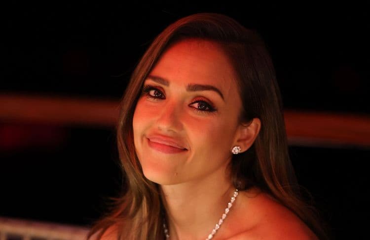Jessica Alba, l’élégance en héritage : son apparition remarquée au mariage de Jeff Bezos avec sa fille Honor