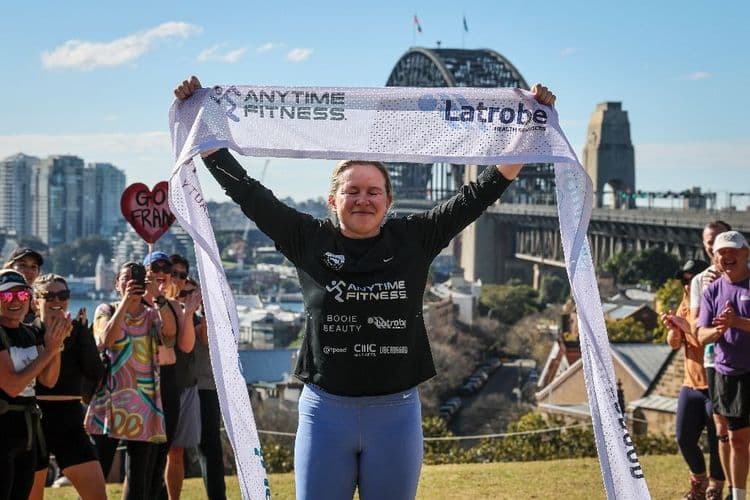 Une Britannique finit une course record à travers l'Australie