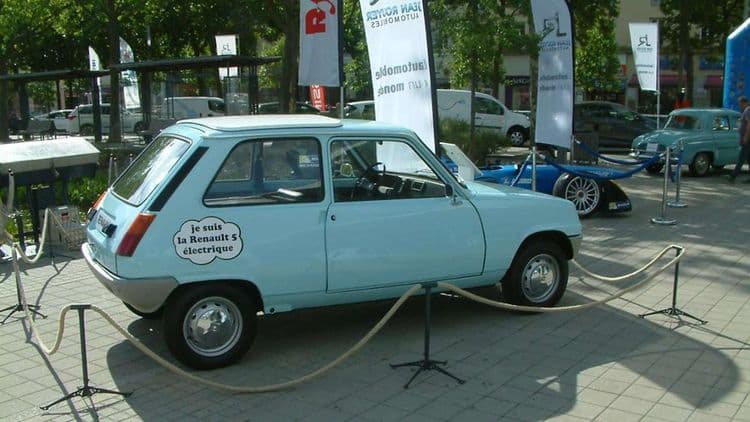 Quand un ministre se rendait à l’Élysée en R5 électrique en 1974