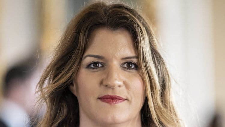 Marlène Schiappa (32 ans) n'est pas contre "les plans à trois" : "La France est le pays du libertinage"