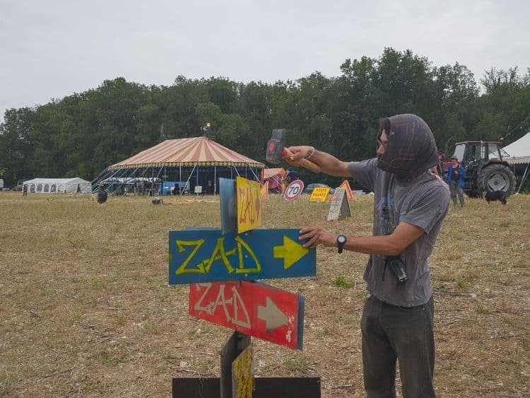 Début d'un week-end de mobilisation contre l'A69, malgré l'interdiction