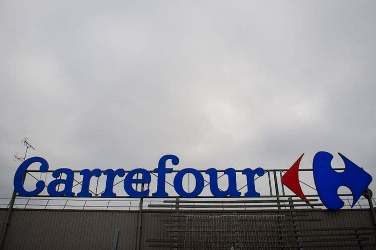 Carrefour attaqué en justice sur sa politique sociale en France