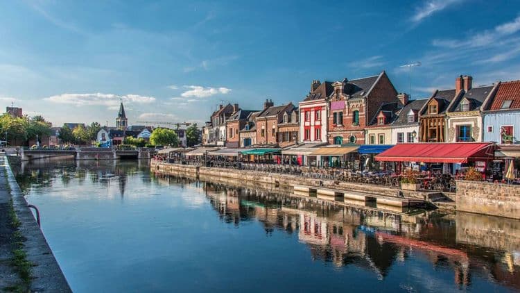 Immobilier à Amiens : analyse des prix à la location et à l'achat pour décembre 2024