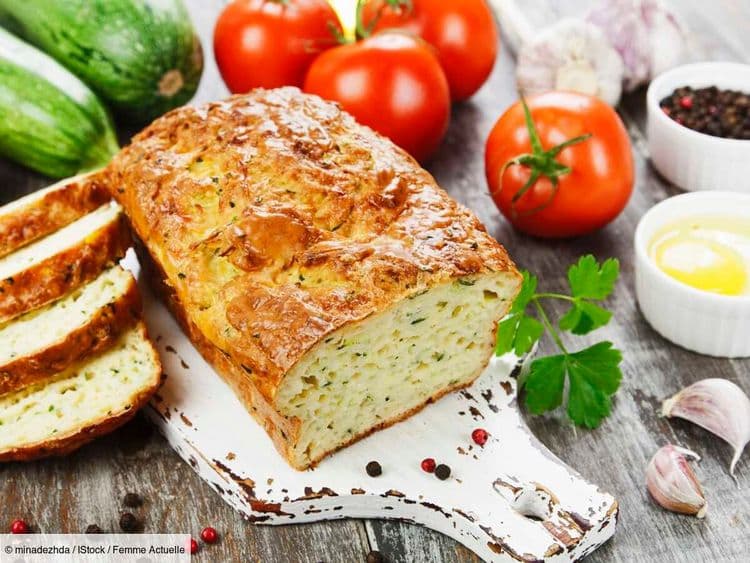 Cake apéro d'été : la recette moelleuse aux courgettes, mozza et tomates séchées