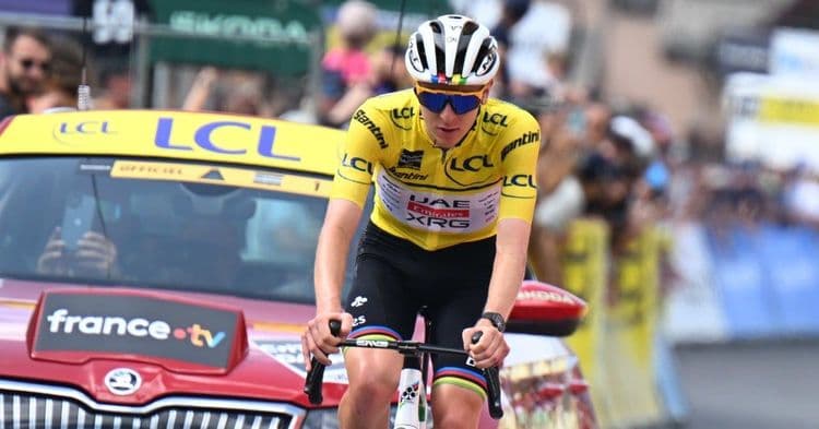 Tadej Pogacar dénoncé par un coureur !