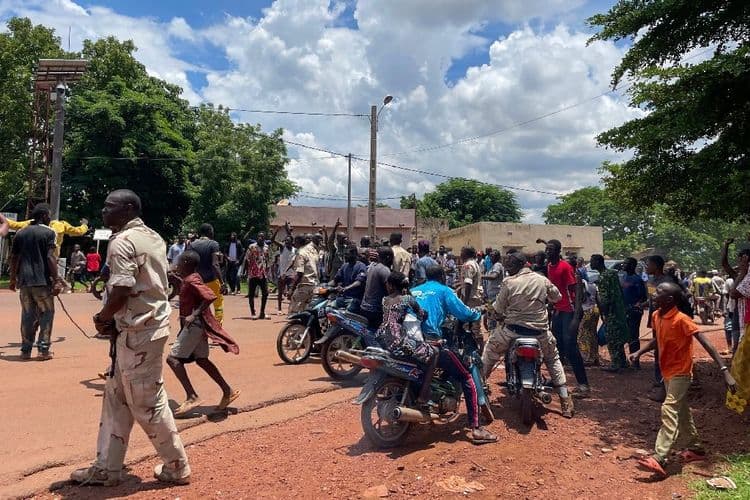 Mali: au lendemain d'attaques jihadistes d'ampleur contre l'armée, calme précaire dans l'ouest