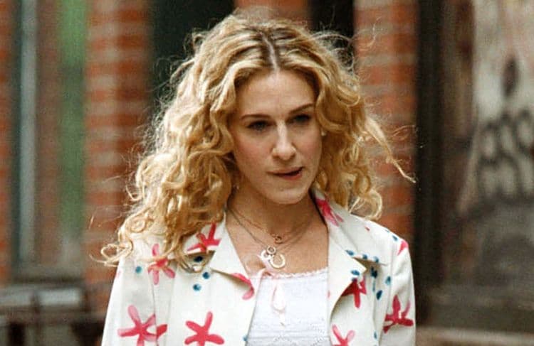 Sur le tapis rouge, Sarah Jessica Parker ressuscite la coiffure iconique de Carrie Bradshaw