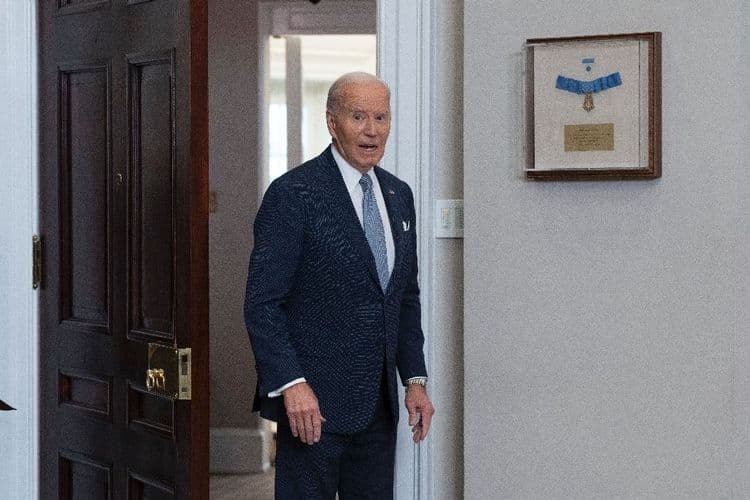 Le débat sur l'acuité mentale de Biden relancé par un enregistrement et un livre