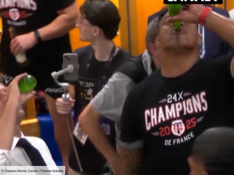 Emmanuel Macron refait le coup de la bière cul-sec après la victoire du stade Toulousain