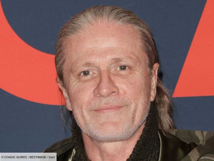 "Je l’ai appris de la pire des manières" : Emmanuel Petit se confie avec une vive émotion sur la mort de son frère