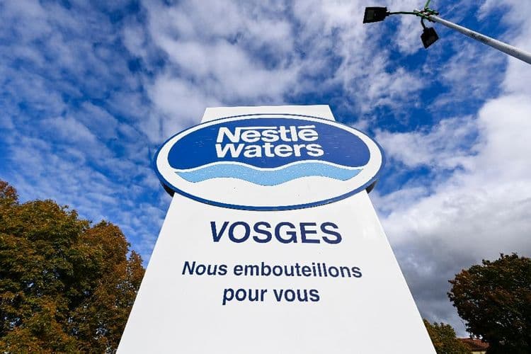 Eaux minérales contaminées: le Sénat lance une mission parlementaire