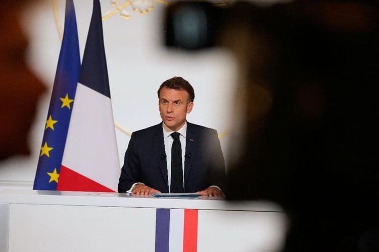 Macron défend "le droit d'Israël à se protéger" mais doit reporter sa conférence sur l'Etat palestinien