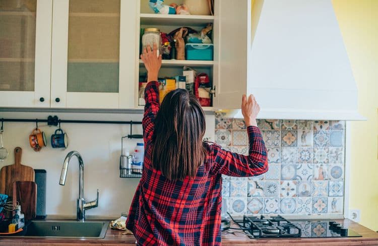 « FIFO », la méthode simple pour des placards de cuisine toujours organisés