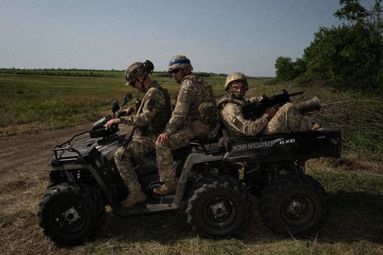 Sur le front, la suprématie des drones russes redessine la logistique ukrainienne