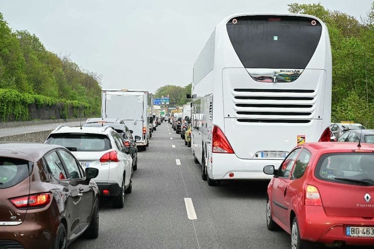 JO: le ministre des Transports reconnaît un début de perturbations sur les routes parisiennes