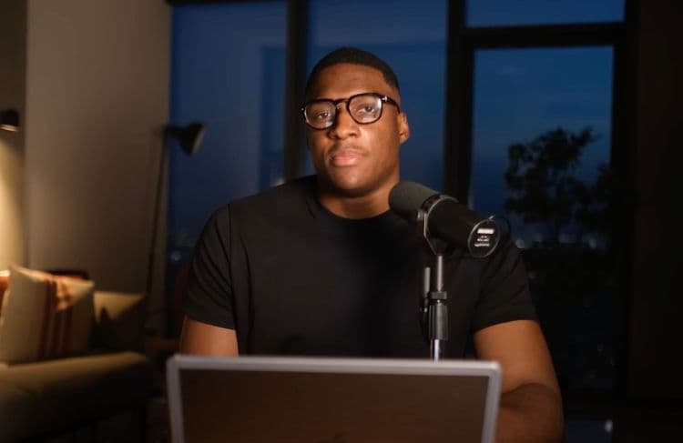 Qui est Alex Hitchens, l’influenceur mascu dont le compte TikTok a été supprimé ?