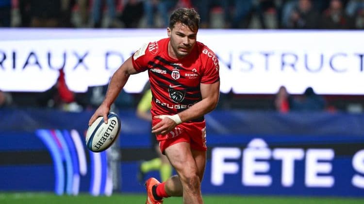 Antoine Dupont, un transfert loin de Toulouse qui ne passe pas