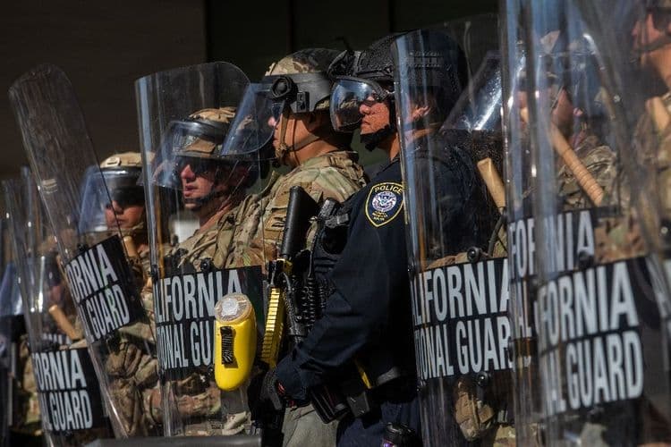 Trump dépêche plus de soldats face aux manifestants de Los Angeles