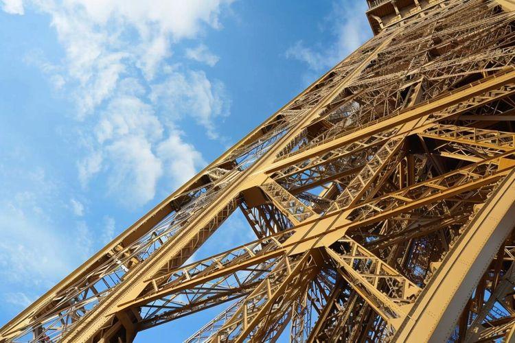 Des liens entre les “mains rouges” au Mur des Justes et les faux cercueils à la Tour Eiffel, selon la police