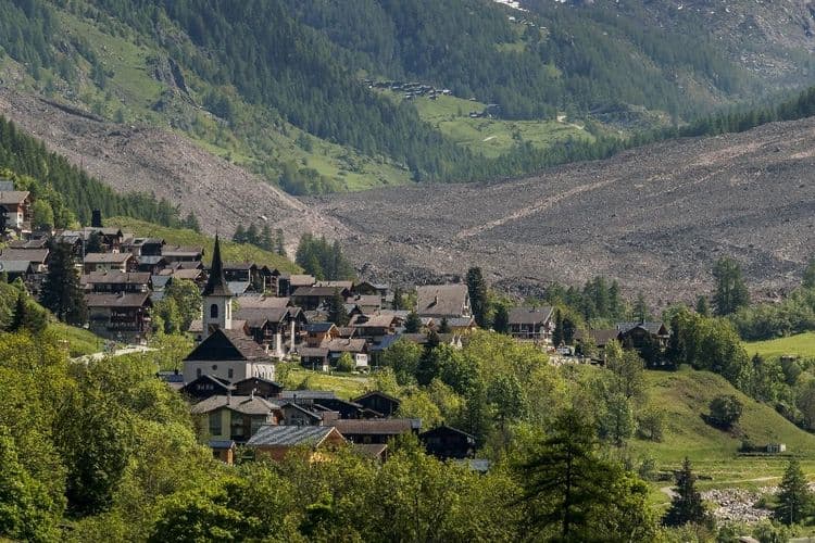 Suisse: inquiétudes sur la formation d'un lac après un gigantesque éboulement
