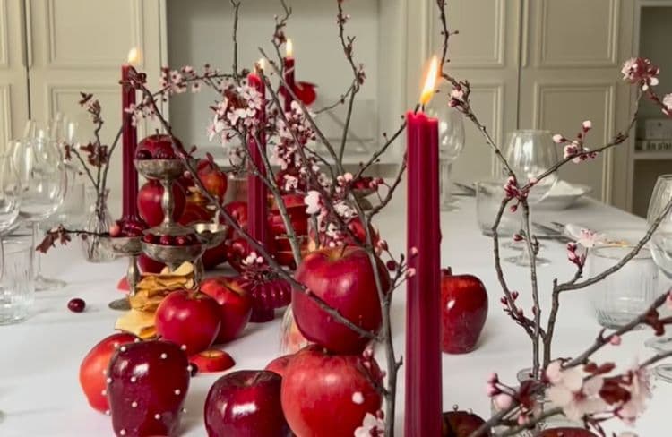 Voici la façon la plus stylée de dresser une belle table en 2025