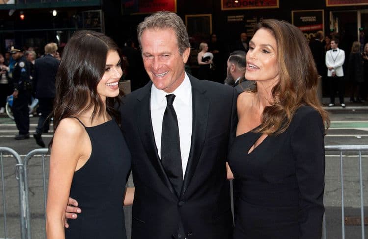 Kaia Gerber : sa mère, Cindy Crawford célèbre son 27e anniversaire de mariage avec Rande Gerber