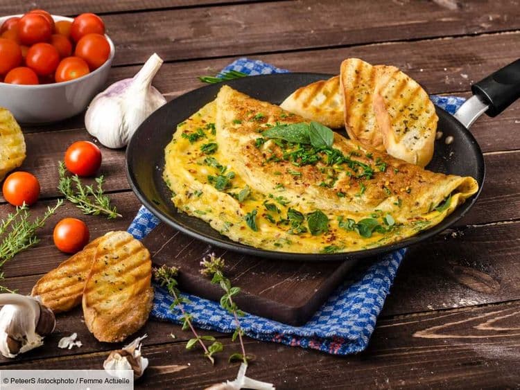 "Vous êtes nombreux à trouver compliqué de retourner votre omelette !" : la recette sans prise de tête de Laurent Mariotte