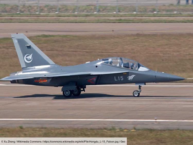 Chine: face aux prix effarants des chasseurs américains, Pékin met en avant ses avions "low-cost" L-15 et FTC-2000G