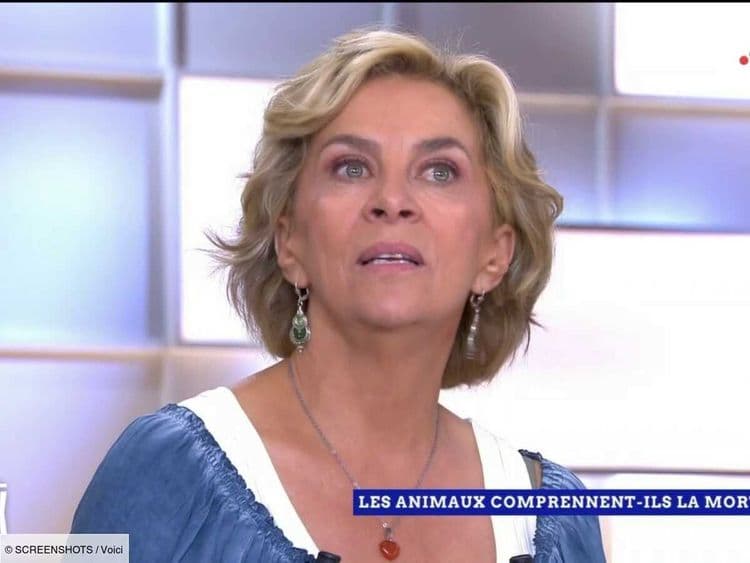 "Il m'attendait pour mourir" : Corinne Touzet endeuillée, bouleverse le plateau de C'l'hebdo