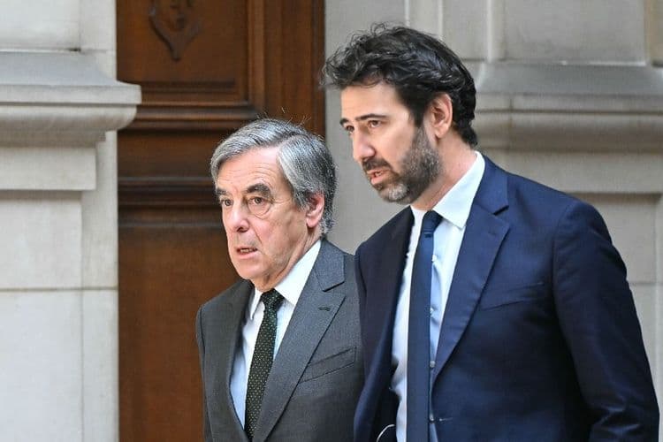 Prison avec sursis requise contre François Fillon dans l'affaire des emplois fictifs de son épouse