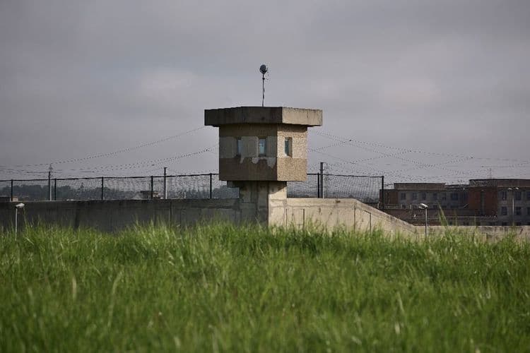 Attaques de prisons: quatre nouvelles gardes à vue, 28 au total