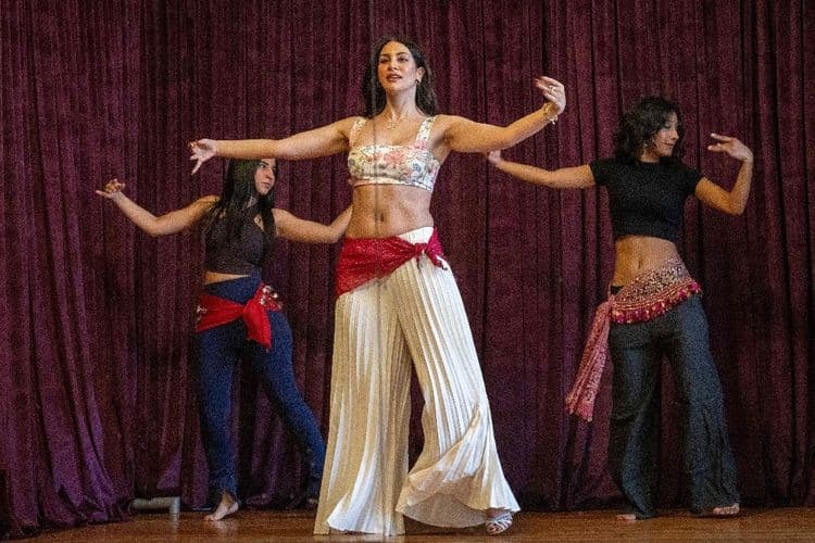 "C’est dans notre sang": à la reconquête de la danse orientale en Egypte