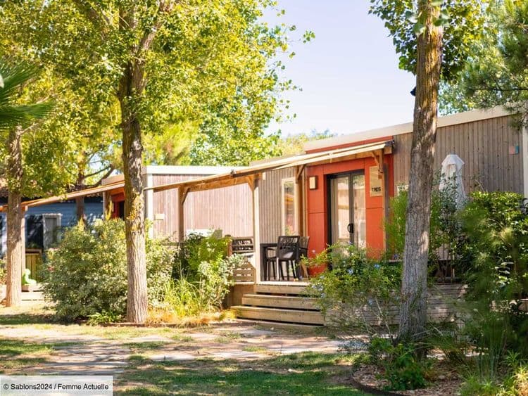 Vous rêvez de vacances vraiment reposantes ? Entre dunes et pinèdes, ce camping 5 étoiles haut de gamme est le paradis des familles