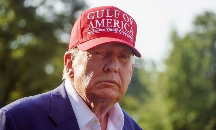 "Dégoûtant", "Beaucoup trop cher" : le parfum de Donald Trump fait un flop monumental, c'est une catastrophe