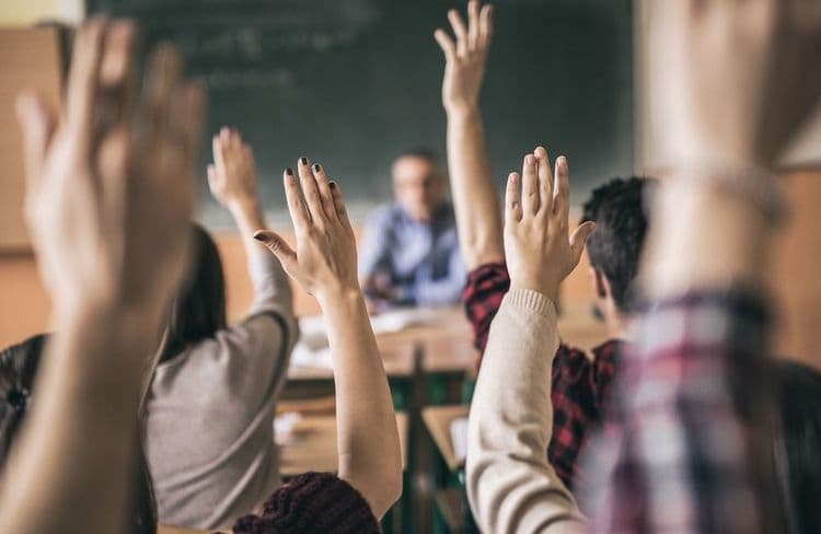 De « père de substitution » à bourreau : un directeur d’établissements privé accusé d’agressions sexuelles sur mineurs