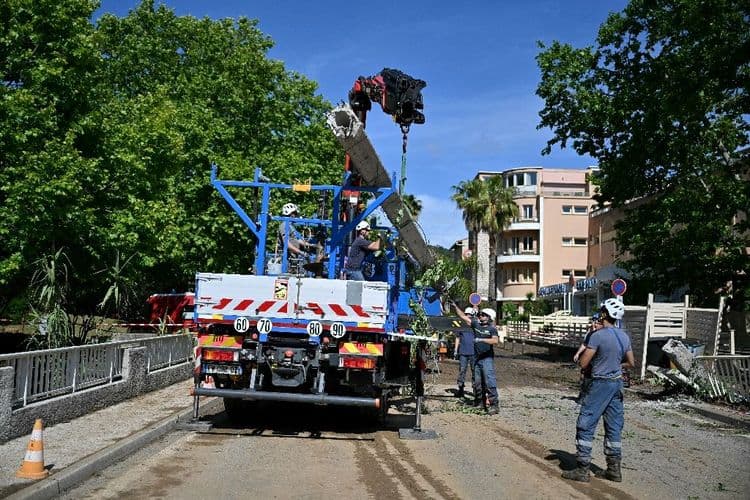 Retour progressif à la normale au Lavandou après les intempéries mortelles dans le Var