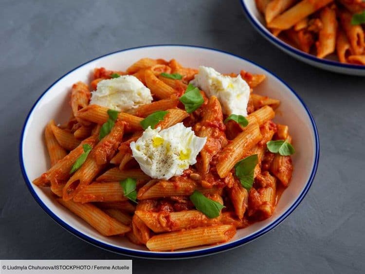 Pâtes crémeuses aux tomates confites et burrata : la recette vraiment facile