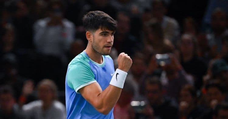 Bercy: Alcaraz et Tsitsipas poursuivent leur route
