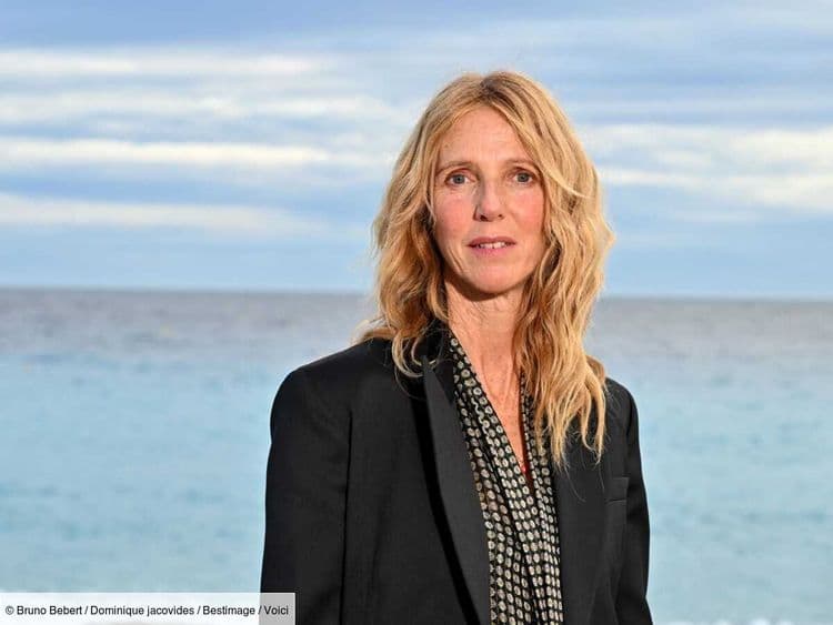 "Ma grande sœur chérie" : Sandrine Kiberlain partage une photo très touchante d'elle, enfant, au côté de sa sœur Laurence