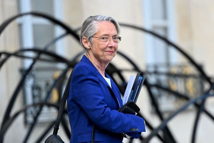 Interdiction du voile pour les moins de 15 ans: Borne doute de sa constitutionnalité
