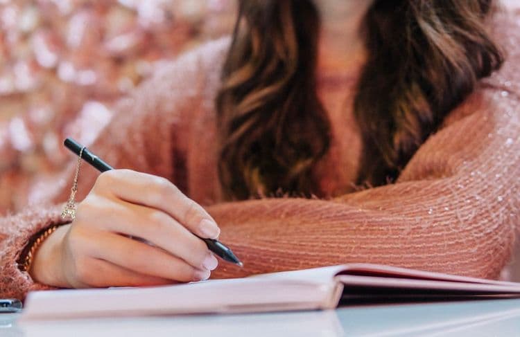 Elle retrouve son amour d’adolescence après avoir dévoilé son journal intime sur les réseaux sociaux