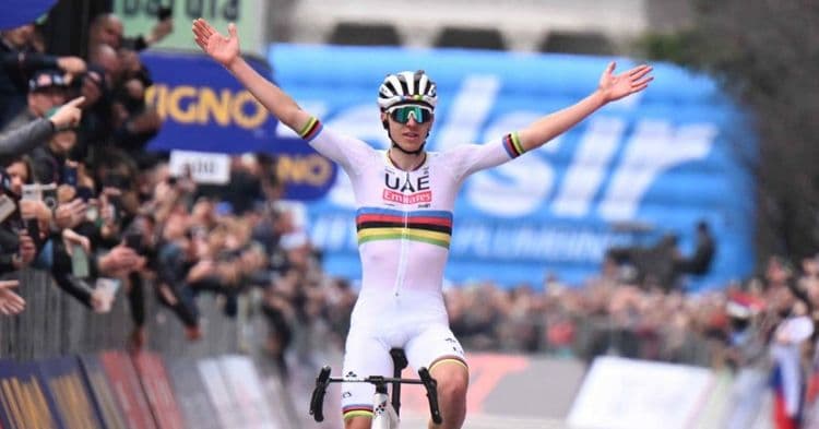 Pogacar fait coup double sur l'UAE Tour !