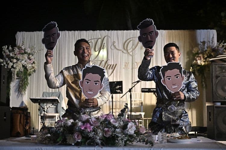 En Thaïlande, le rêve de mariage d'un couple d'homosexuels chinois exaucé