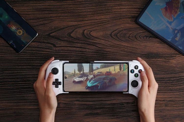 La manette Ultimate Mobile Gaming Controller de 8BitDo apporte l’Effet Hall aux jeux Android