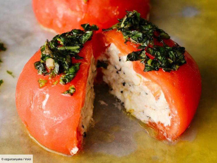 Tomate farcie à la burrata : cette recette fraîche et originale est la plus populaire de l'été !