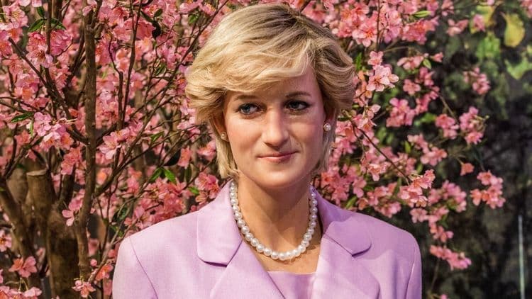 "J’ai essayé de la…" : Lady Diana amante de Valéry Giscard d'Estaing ? Il raconte