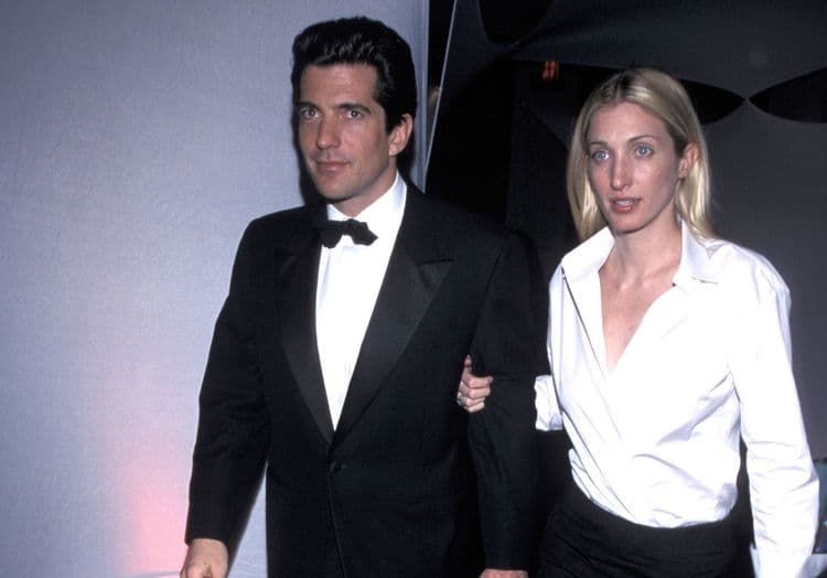 Comment adopter le style iconique de Carolyn Bessette Kennedy dans les années 90 ?