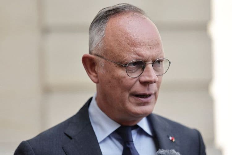 Une lanceuse d'alerte, qui accuse Edouard Philippe de détournement de fonds publics, saisit un juge d'instruction
