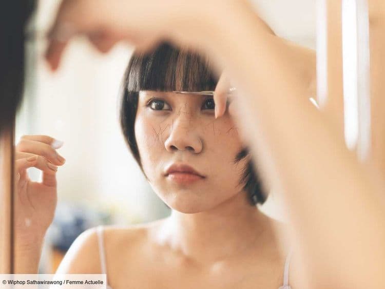 "Je veux couper ma frange moi-même" : les conseils d'un coiffeur pour éviter les loupés