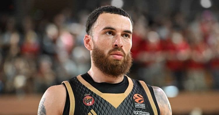 Monaco débute bien sa finale